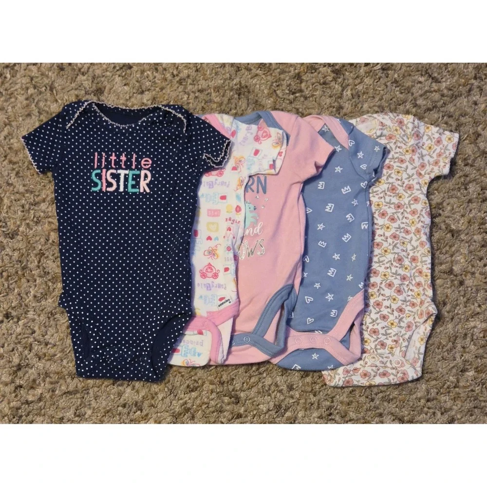 Bundle Of 5 Bodysuits Baby Size 0-3 Months Carters/Kidgets/Gerber